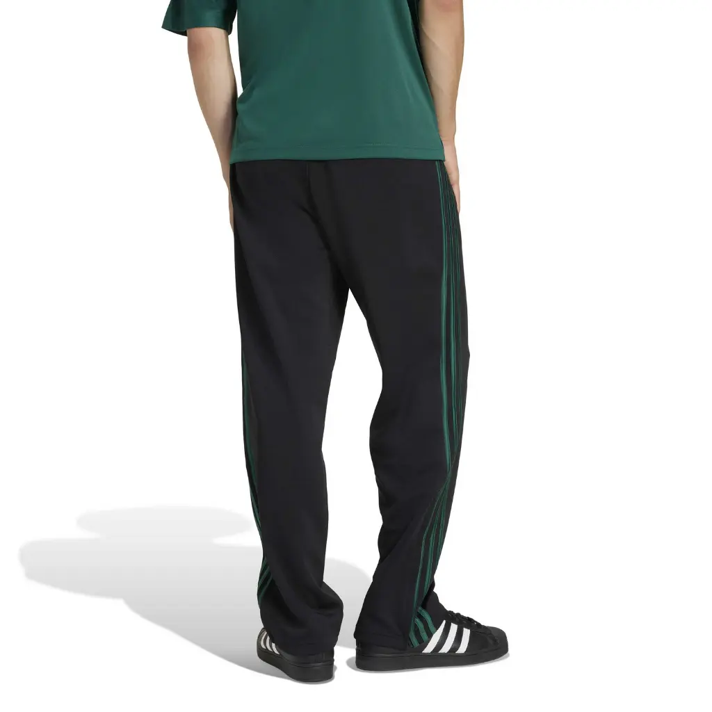 KD0453_3_APPAREL_On Model_Back View_white.webp