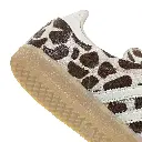KI6669_8_FOOTWEAR_Photography_Detail View 1_white.webp