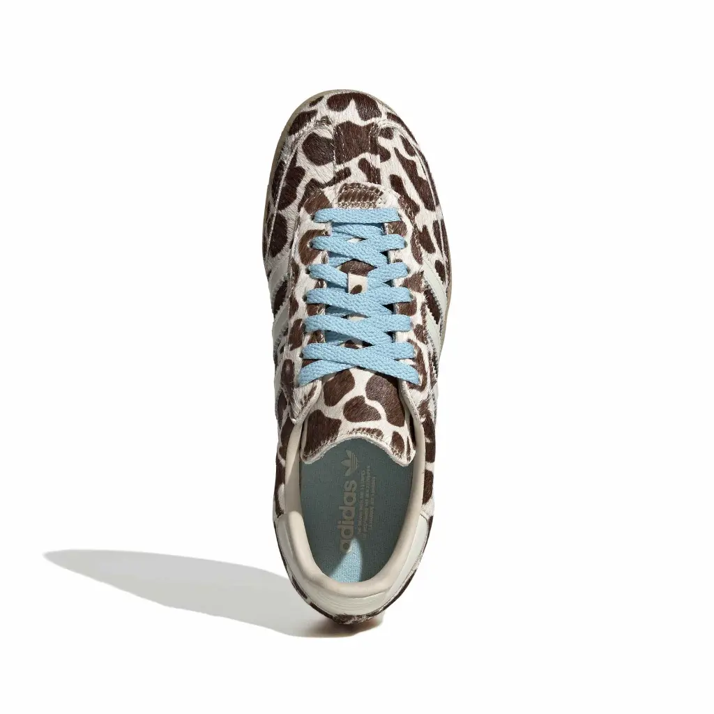 KI6669_3_FOOTWEAR_Photography_Top Portrait View_white.webp