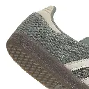 IH4002_8_FOOTWEAR_Photography_Detail View 1_white.webp