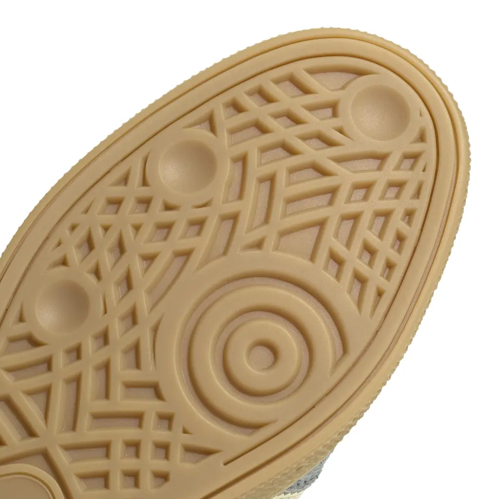 JS3866_9_FOOTWEAR_Photography_Detail View 2_white.webp