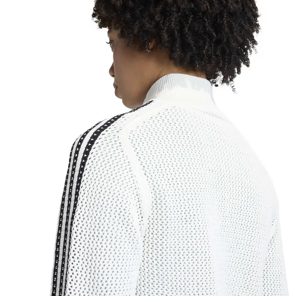 KC6496_6_APPAREL_On Model_Detail View 2_white.webp