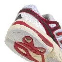 KI8600_9_FOOTWEAR_Photography_Detail View 2_white.webp