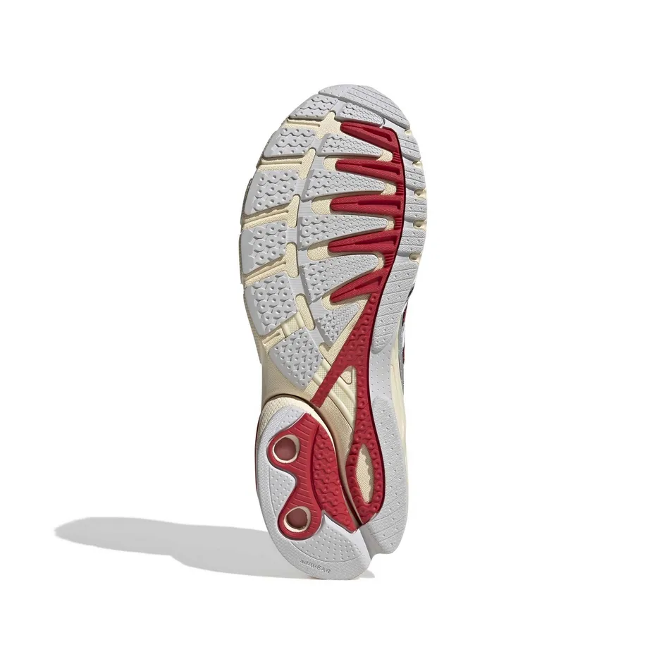 KI8600_4_FOOTWEAR_Photography_Bottom View_white.webp