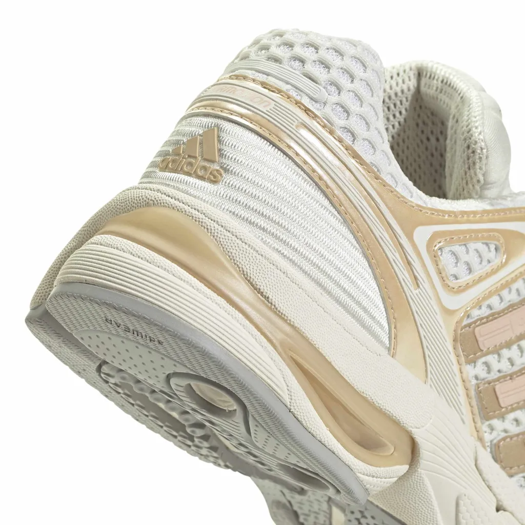 IH1799_9_FOOTWEAR_Photography_Detail View 2_white.webp