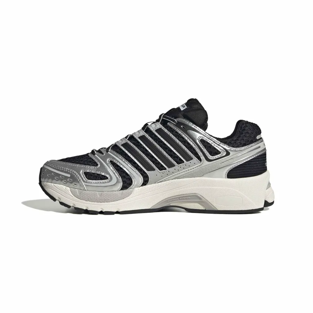 KI6120_5_FOOTWEAR_Photography_Side Medial Center View_white.webp