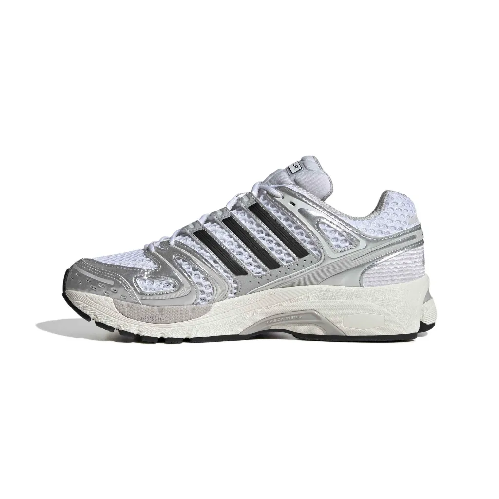 KI6121_5_FOOTWEAR_Photography_Side Medial Center View_white.webp