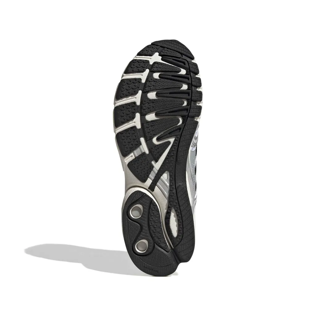 KI6121_4_FOOTWEAR_Photography_Bottom View_white.webp