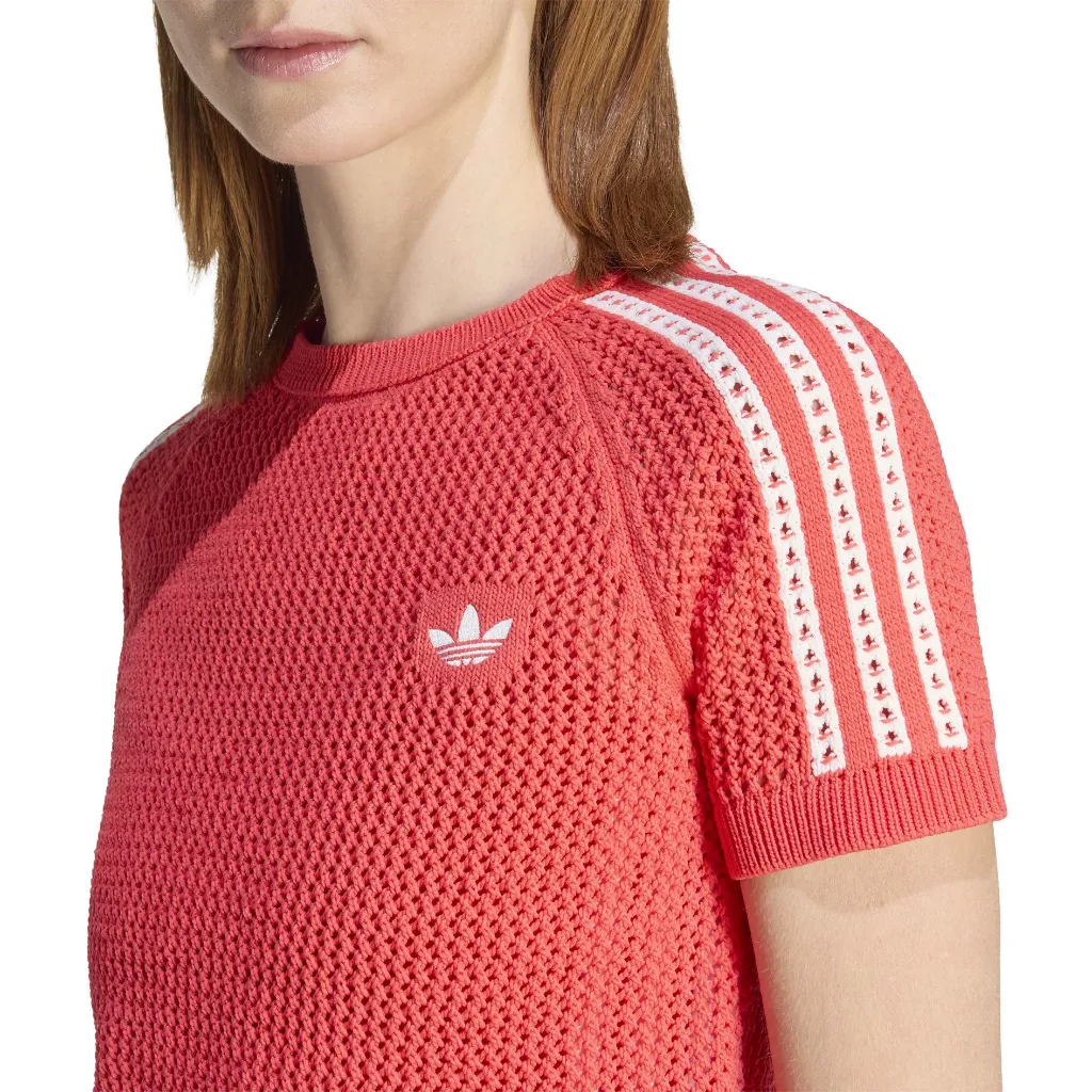 KC6482_5_APPAREL_On Model_Detail View 1_white.webp