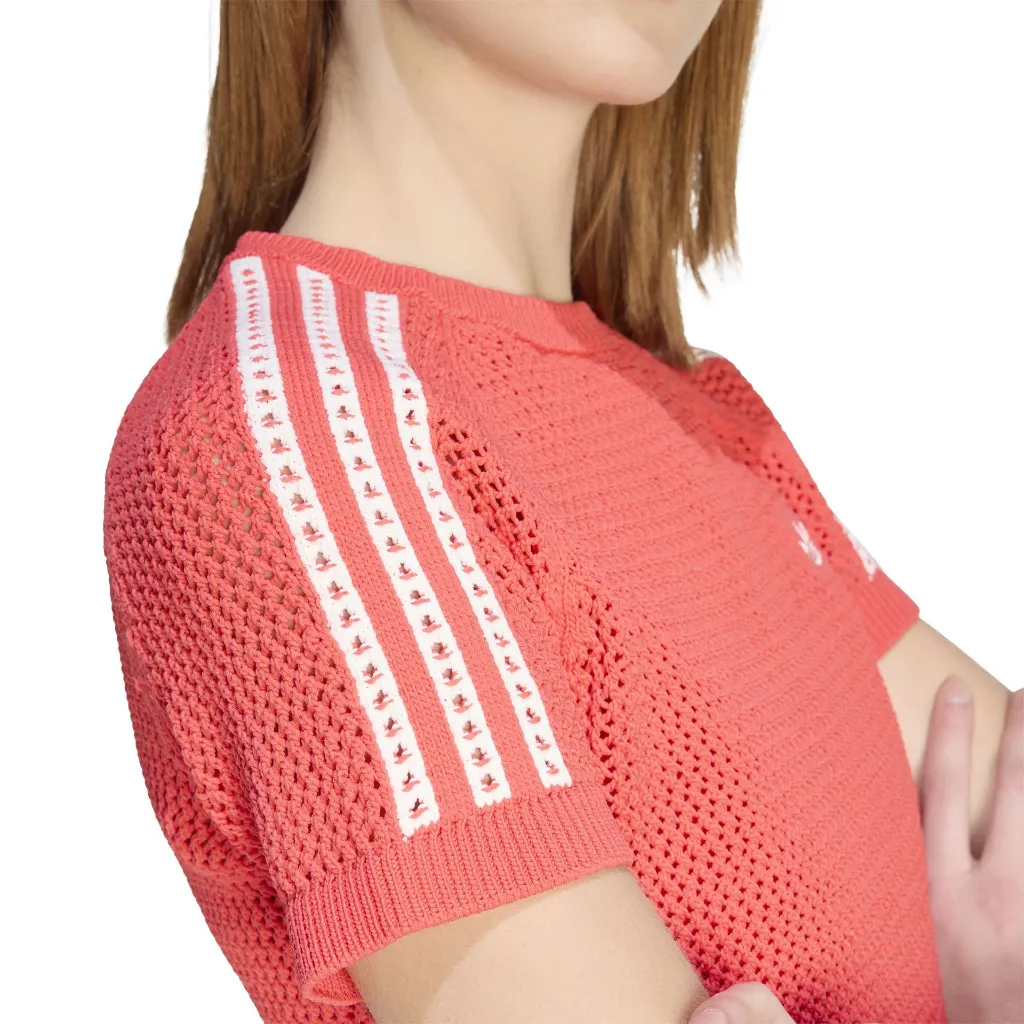 KC6482_6_APPAREL_On Model_Detail View 2_white.webp