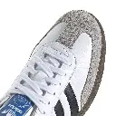 B75806_9_FOOTWEAR_Photography_Detail View 2_white.webp