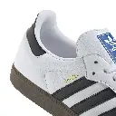 B75806_8_FOOTWEAR_Photography_Detail View 1_white.webp