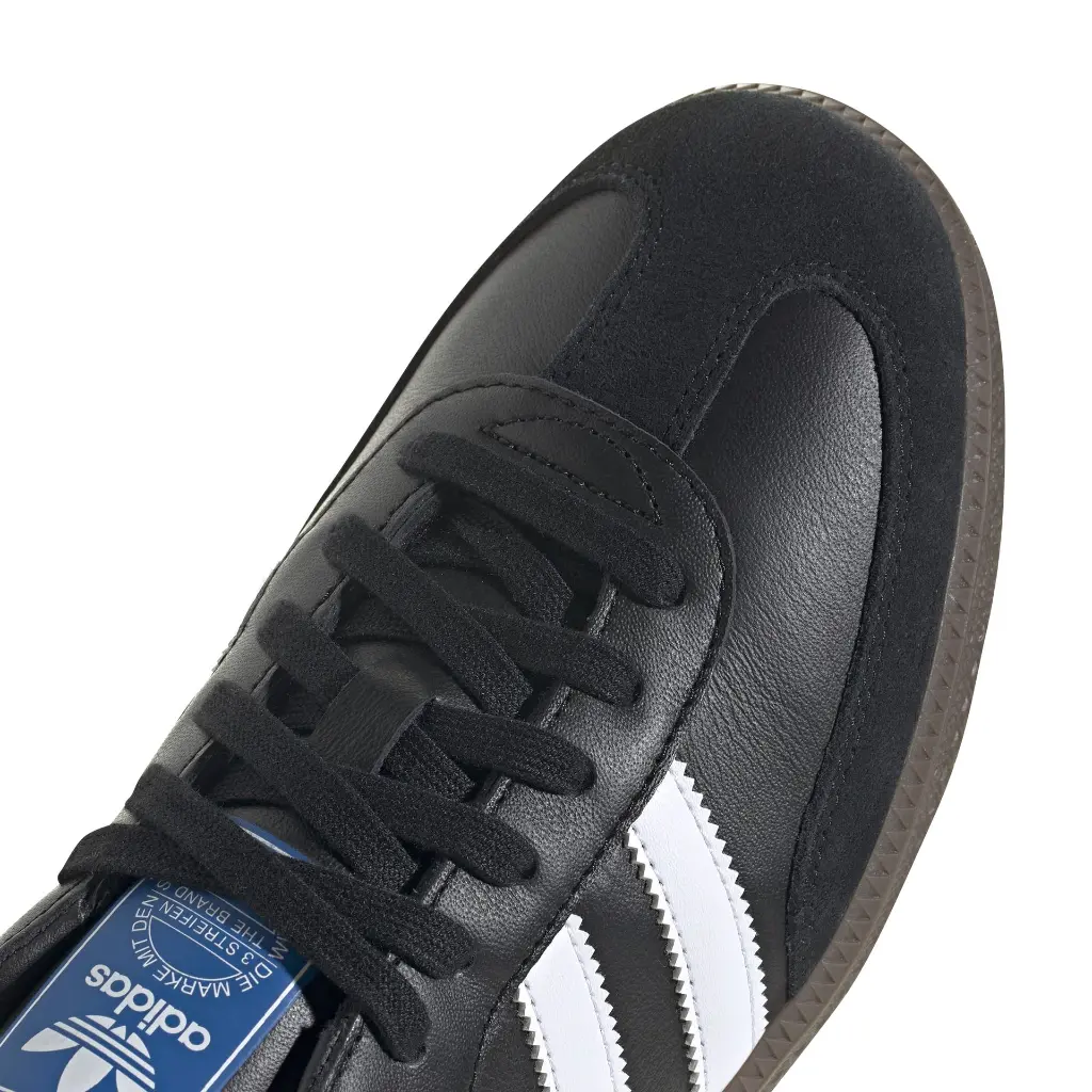 B75807_9_FOOTWEAR_Photography_Detail View 2_white.webp