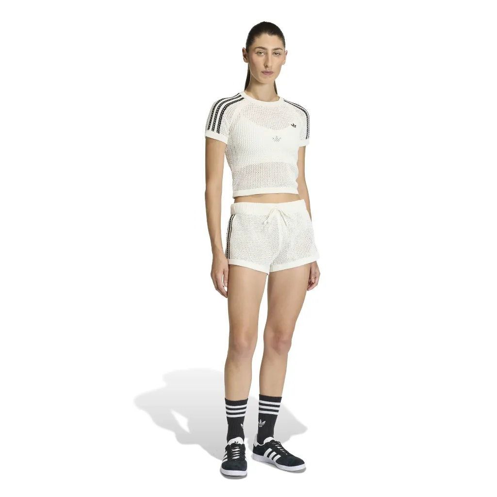 KE0200_4_APPAREL_On Model_Walking View_white.webp