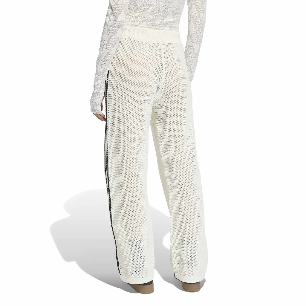 KC6493_3_APPAREL_On Model_Back View_white.webp