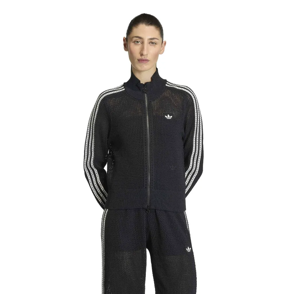 KC6497_2_APPAREL_On Model_Standard View_white.webp