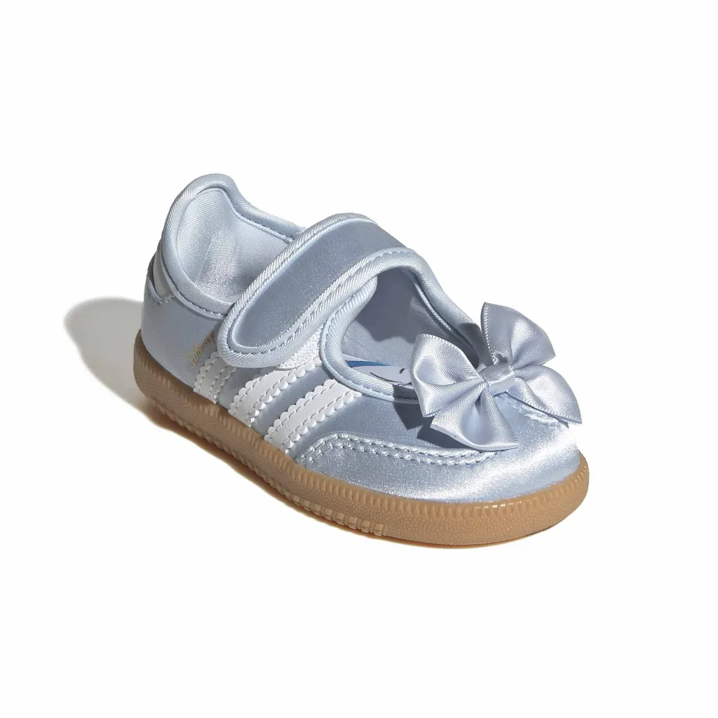 IH1760_6_FOOTWEAR_Photography_Front Lateral Top View_white.webp