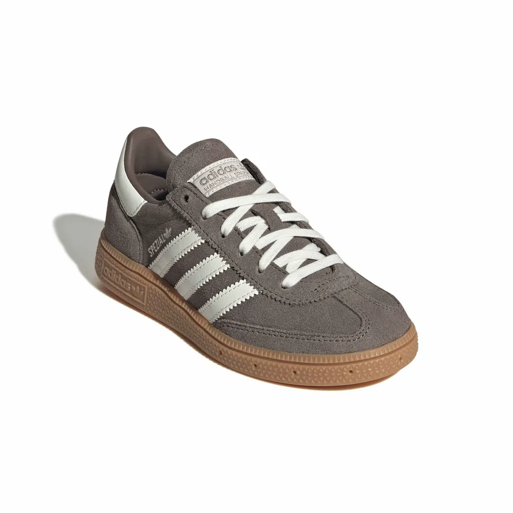 KI3943_6_FOOTWEAR_Photography_Front Lateral Top View_white.webp