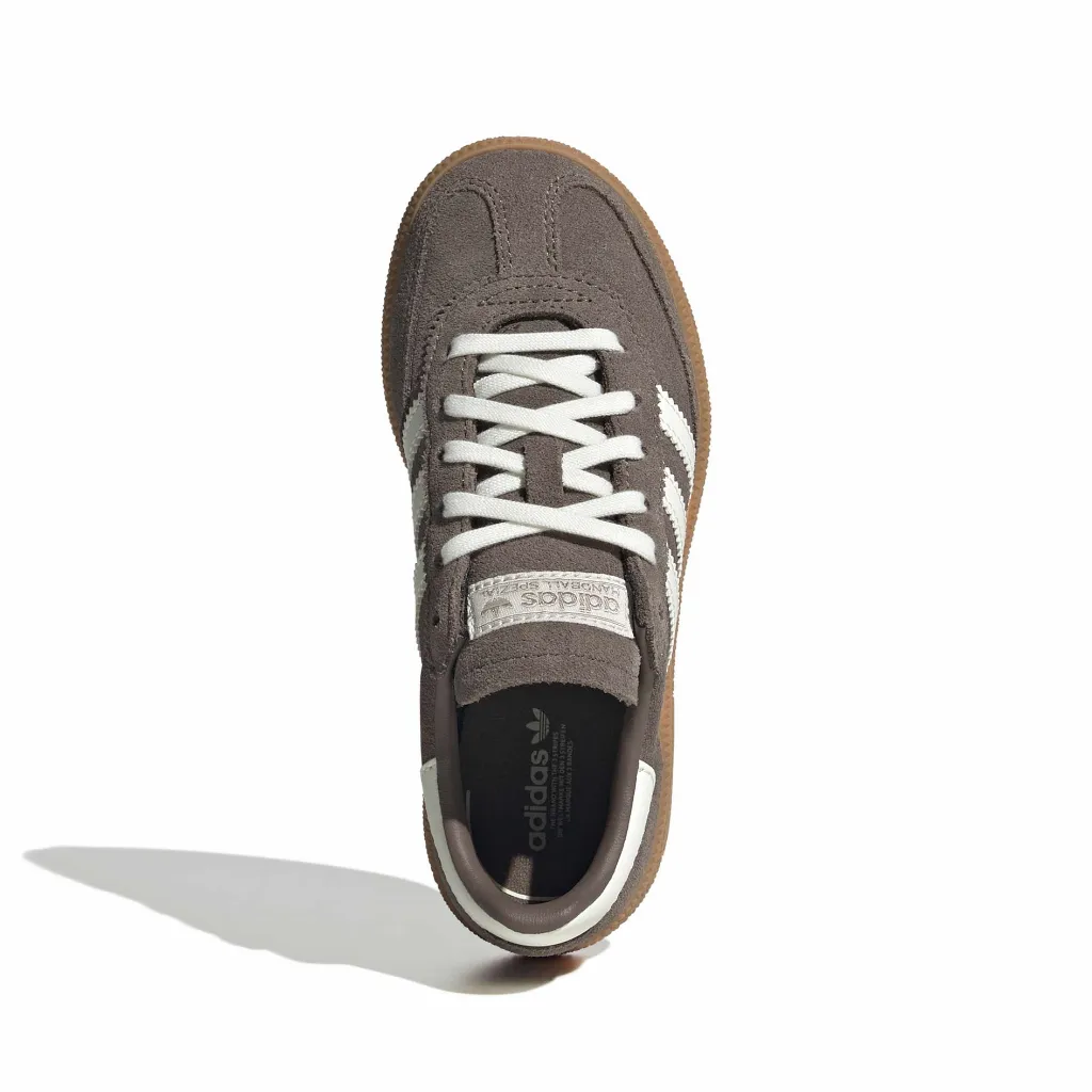 KI3943_3_FOOTWEAR_Photography_Top Portrait View_white.webp