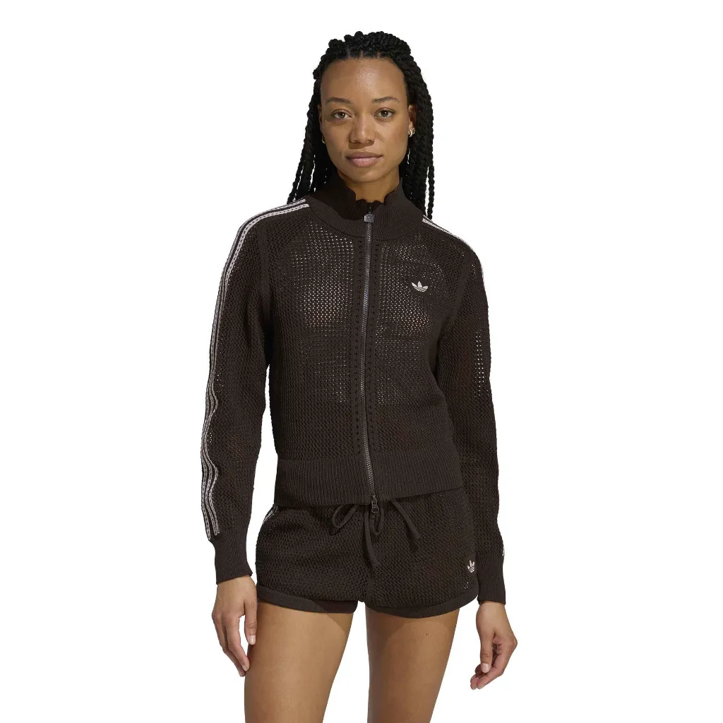 KE0202_2_APPAREL_On Model_Standard View_white.webp