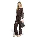KE0201_4_APPAREL_On Model_Walking View_white.webp