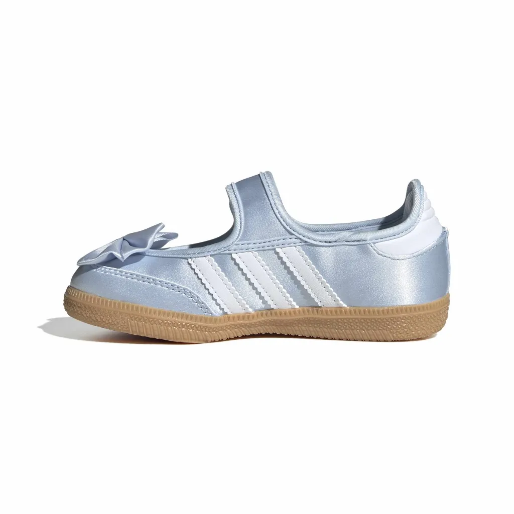 IH1755_5_FOOTWEAR_Photography_Side Medial Center View_white.webp