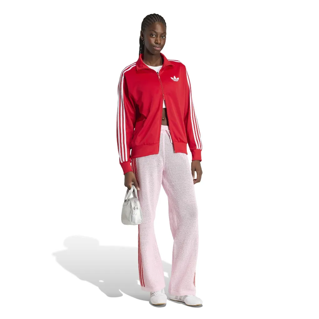 KQ6659_4_APPAREL_On Model_Walking View_white.webp