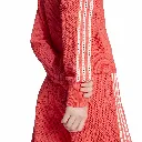KC6495_6_APPAREL_On Model_Detail View 2_white.webp