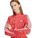 KC6495_5_APPAREL_On Model_Detail View 1_white.webp