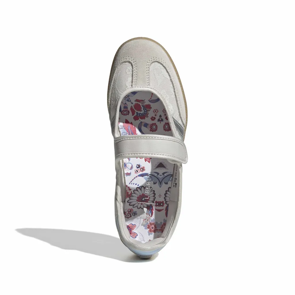 IH6978_3_FOOTWEAR_Photography_Top Portrait View_white.webp