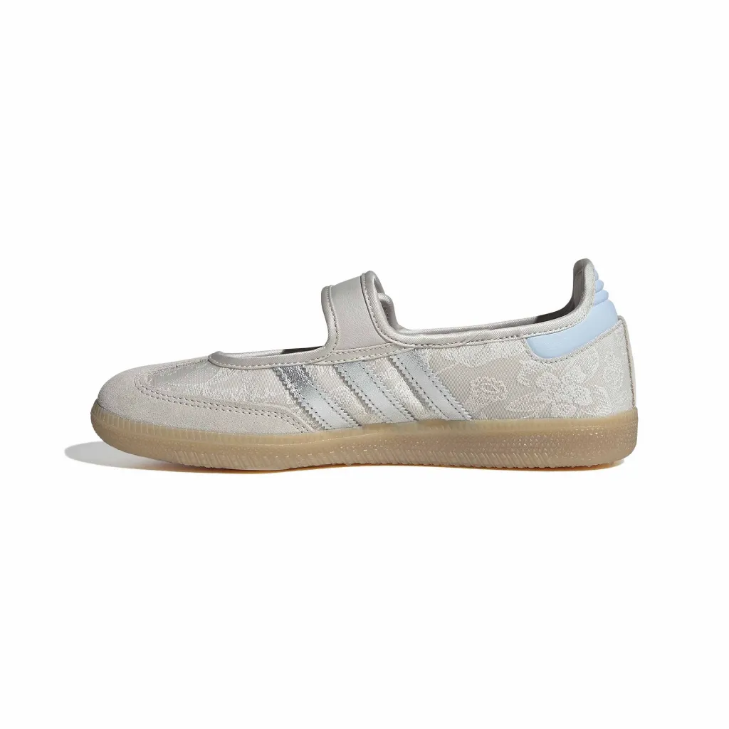 IH6978_5_FOOTWEAR_Photography_Side Medial Center View_white.webp