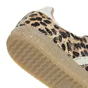 KI6674_8_FOOTWEAR_Photography_Detail View 1_white.webp