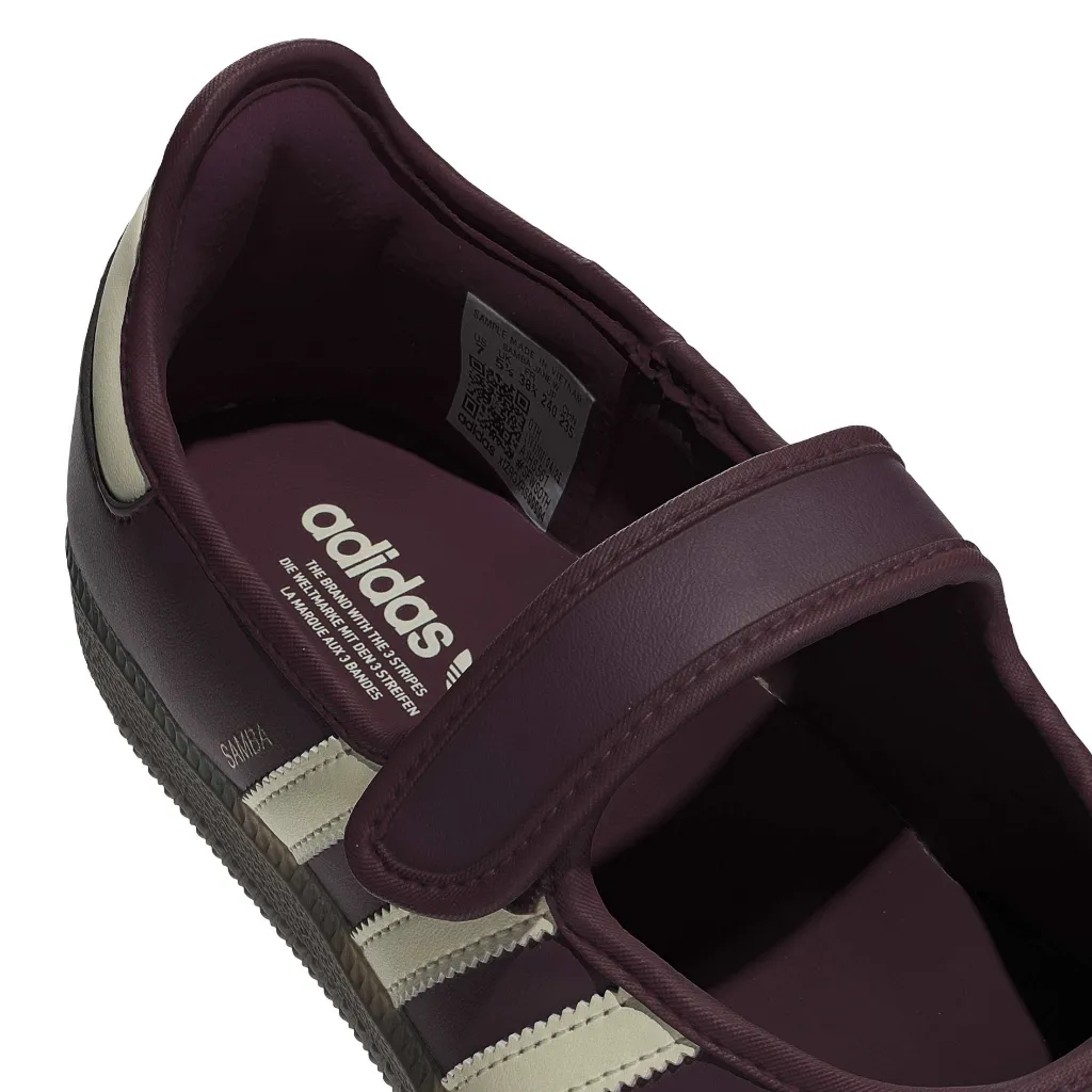 IH6561_8_FOOTWEAR_Photography_Detail View 1_white.webp