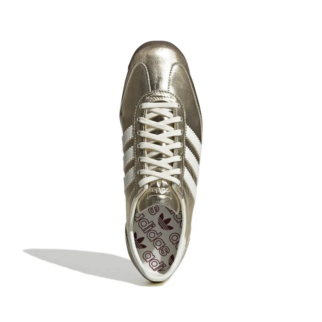 KK2612_3_FOOTWEAR_Photography_Top Portrait View_white.webp