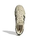 KK0932_3_FOOTWEAR_Photography_Top Portrait View_white.webp