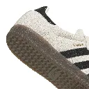 KJ7435_8_FOOTWEAR_Photography_Detail View 1_white.webp