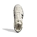 KJ7435_3_FOOTWEAR_Photography_Top Portrait View_white.webp