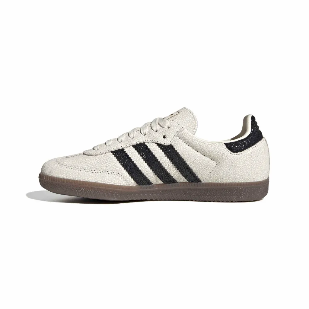 KJ7435_5_FOOTWEAR_Photography_Side Medial Center View_white.webp