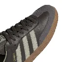 ID1481_8_FOOTWEAR_Photography_Detail View 1_white.webp