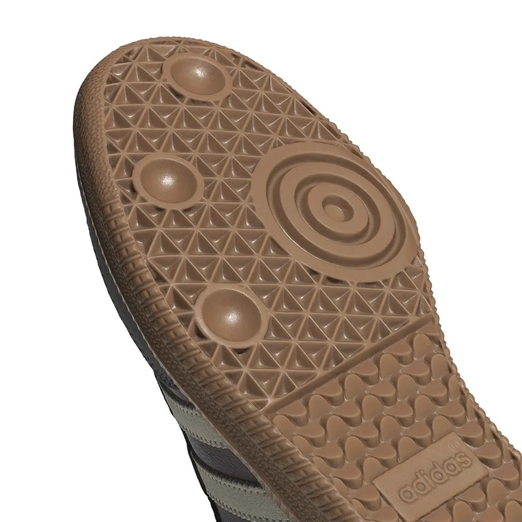 ID1481_9_FOOTWEAR_Photography_Detail View 2_white.webp