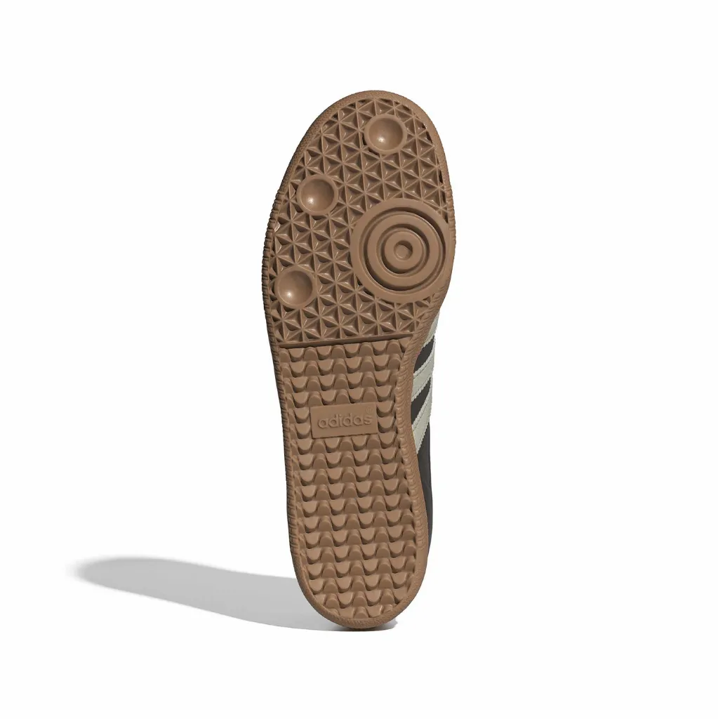ID1481_4_FOOTWEAR_Photography_Bottom View_white.webp