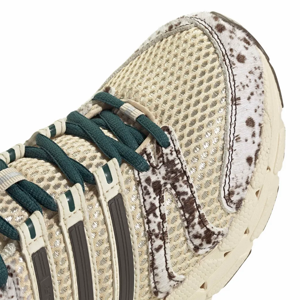 KJ8372_8_FOOTWEAR_Photography_Detail View 1_white.webp