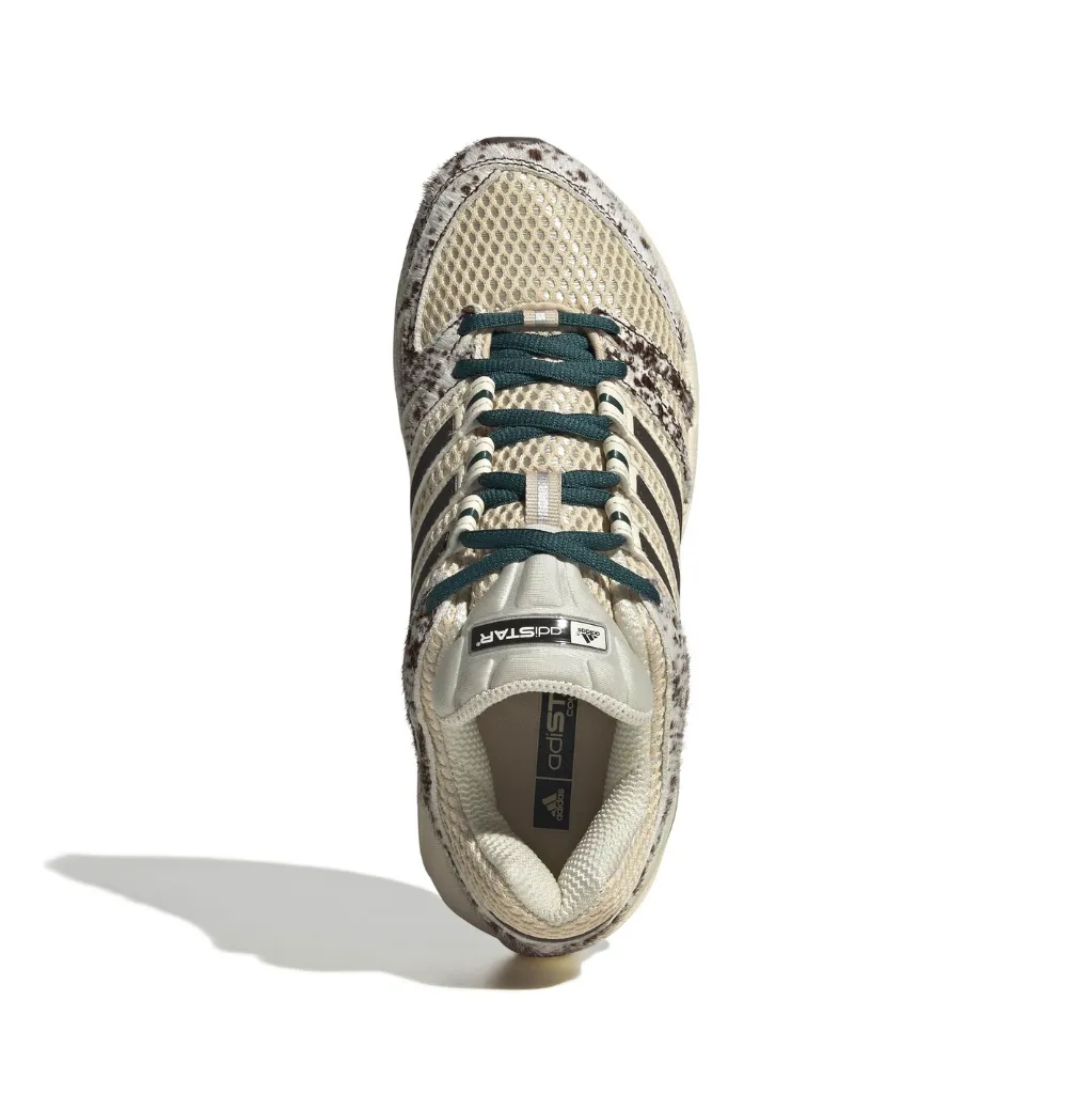 KJ8372_3_FOOTWEAR_Photography_Top Portrait View_white.webp