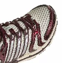 KI9846_9_FOOTWEAR_Photography_Detail View 2_white.webp