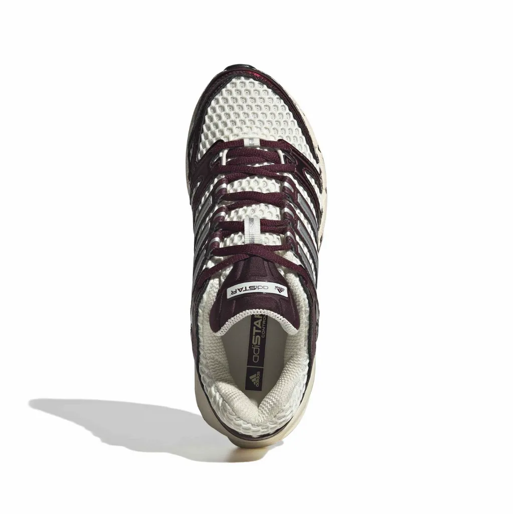 KI9846_3_FOOTWEAR_Photography_Top Portrait View_white.webp