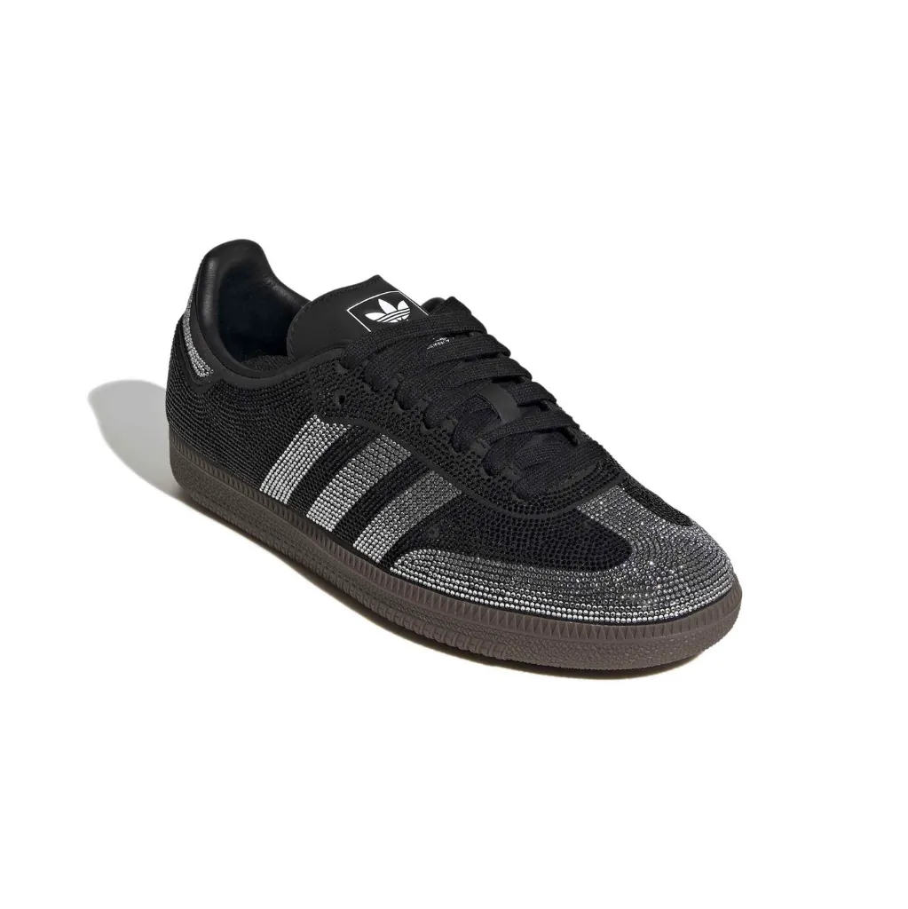 IH9052_6_FOOTWEAR_Photography_Front Lateral Top View_white.webp