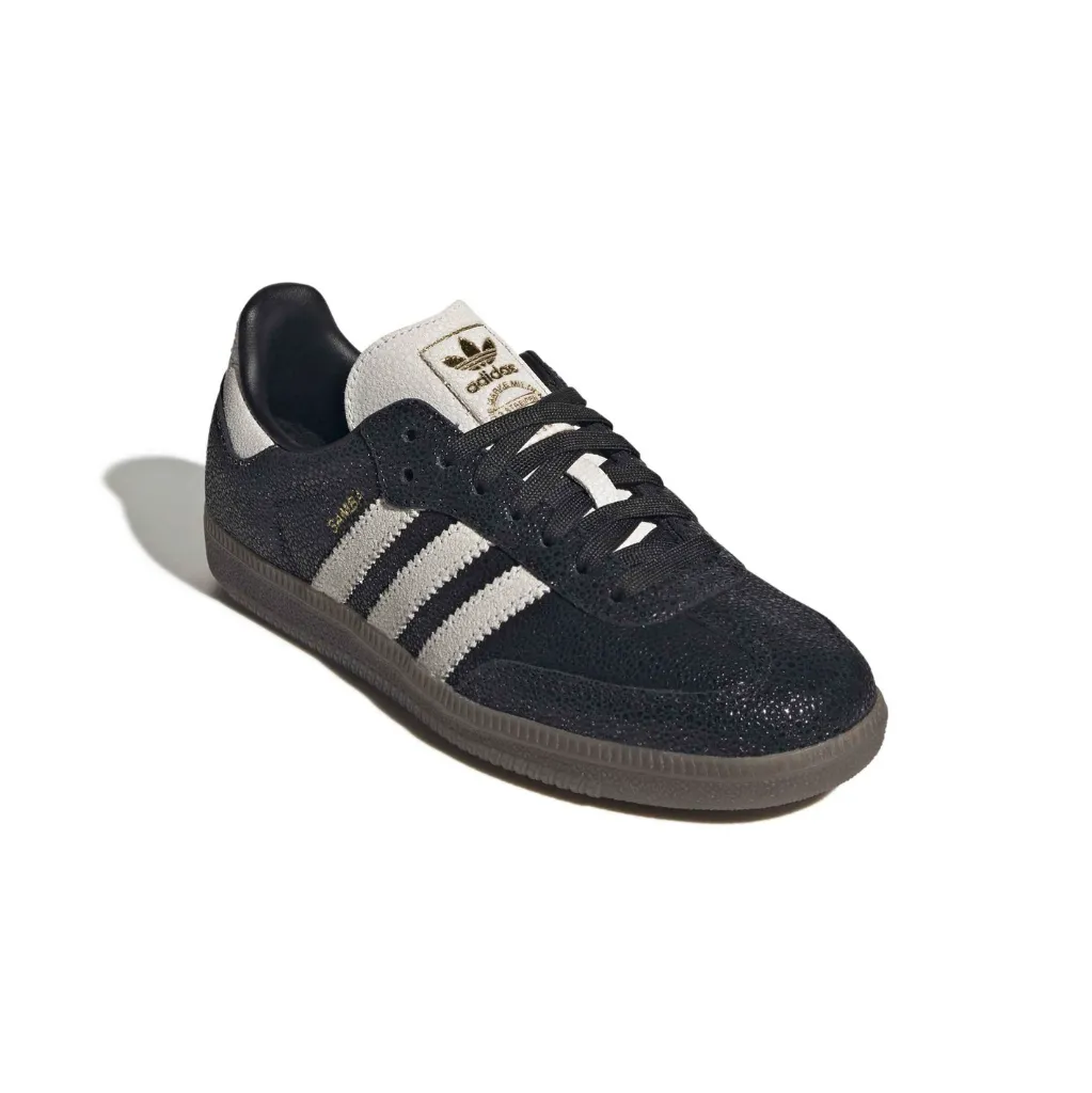 KJ7436_6_FOOTWEAR_Photography_Front Lateral Top View_white.webp