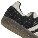 KJ7436_9_FOOTWEAR_Photography_Detail View 2_white.webp