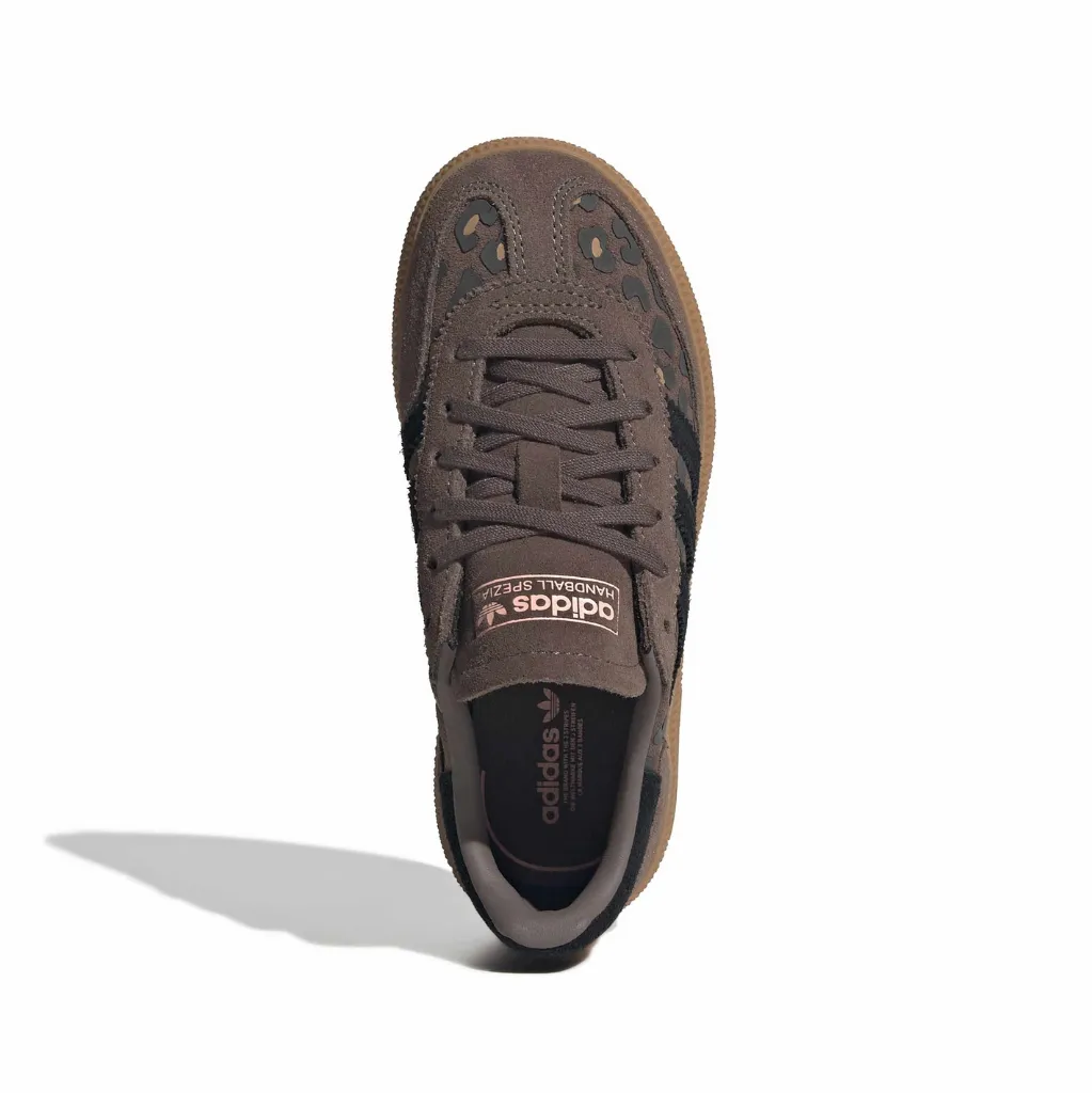 LA1380_3_FOOTWEAR_Photography_Top Portrait View_white.webp