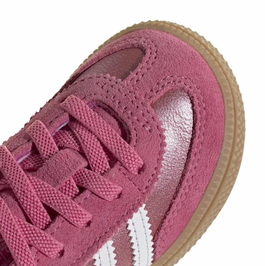 KH9477_8_FOOTWEAR_Photography_Detail View 1_white.webp